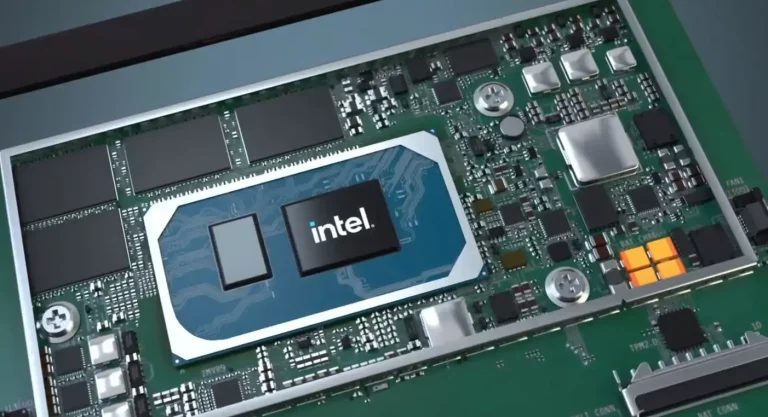 Płyta główna komputera z procesorem Intel.