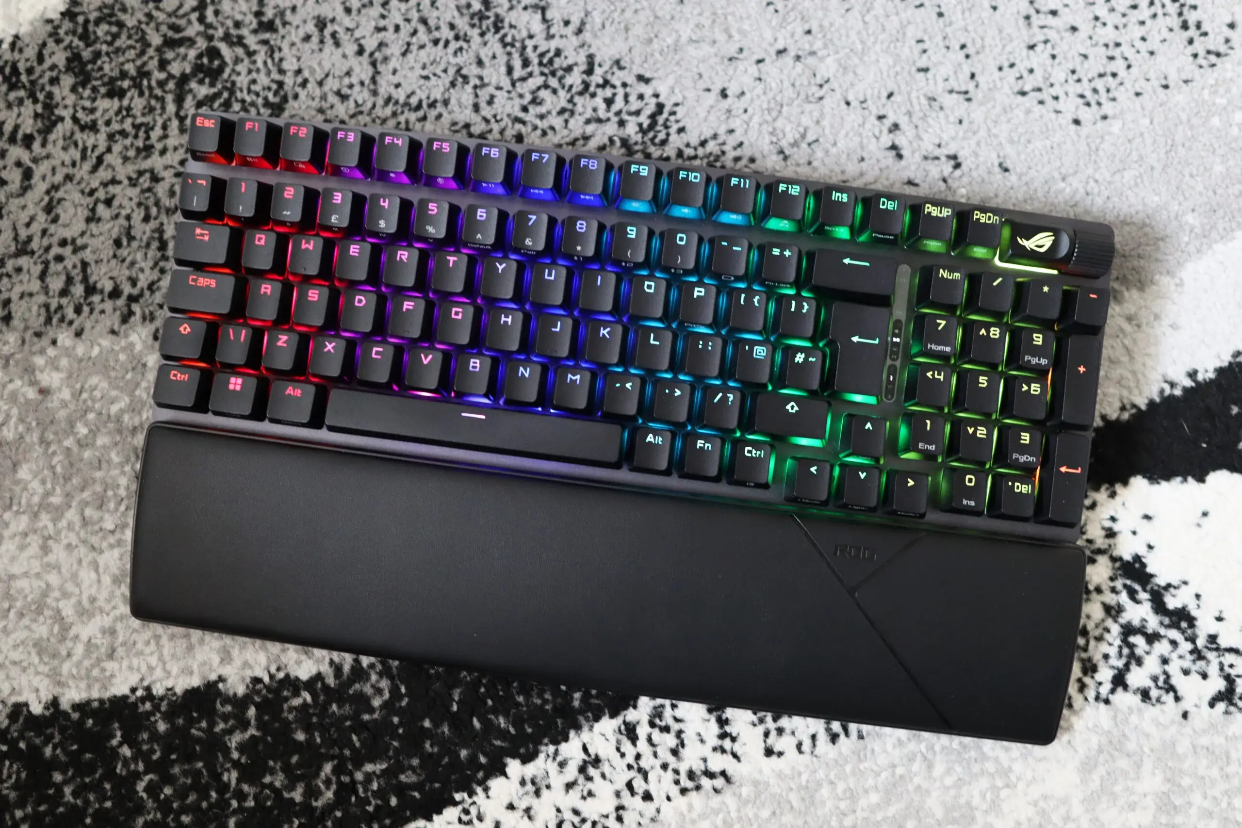 Klawiatura gamingowa z podświetleniem RGB